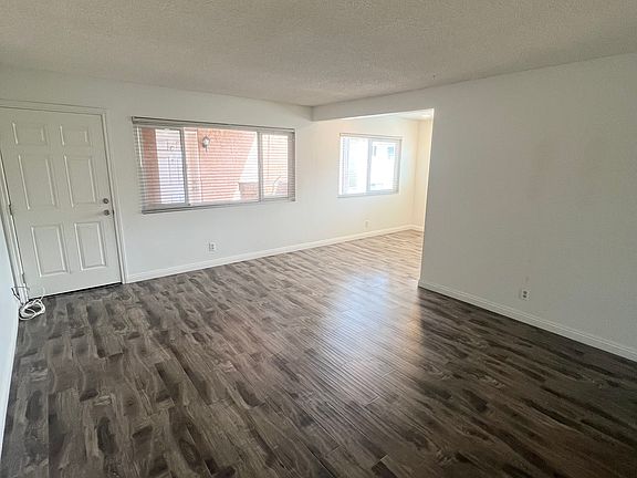 4th image of 16692 Green Ln APT D