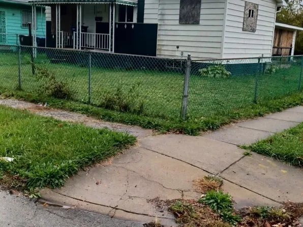 525 W Bundy Ave, Flint, MI 48505