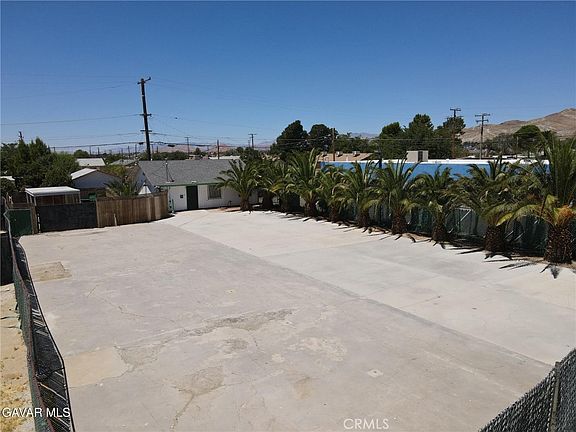 3rd image of 2753 Diamond St Lot 4