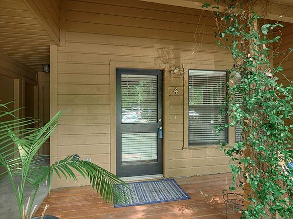 4th image of 4 Sawmill Grove Ln #4