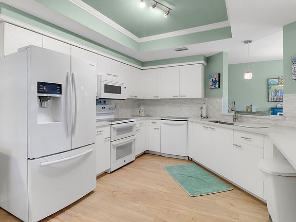 5th image of 2820 Citrus Lake Dr APT 101