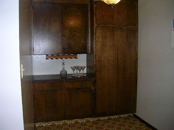 extra storage in kitchen nook