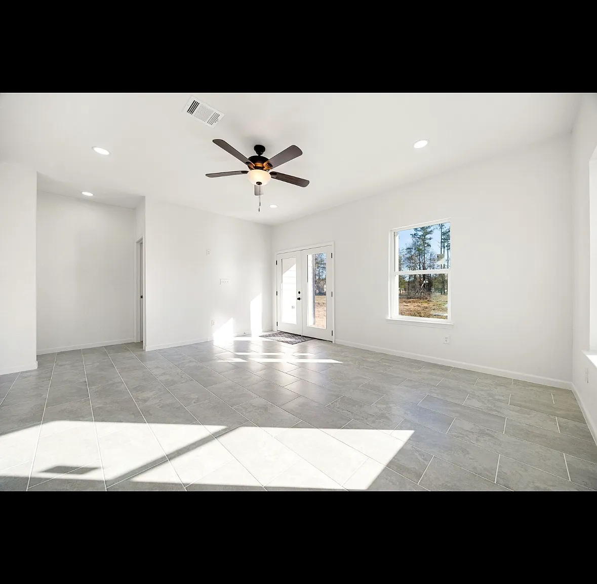 4 bed, 1900 sqft, $2,000 — Photo 4