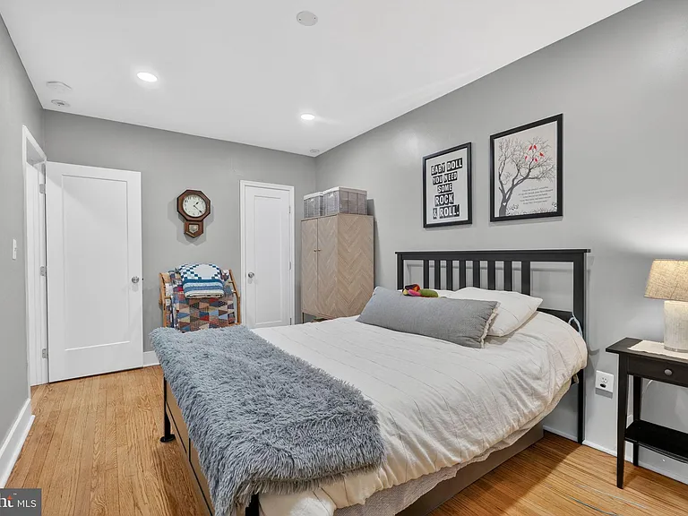 1836 Independence Ave SE #3 — Photo 11