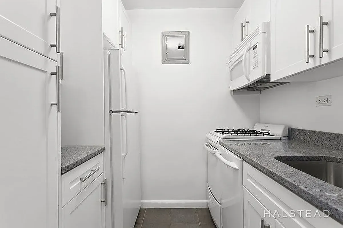 320 East 58th Street — Photo 1