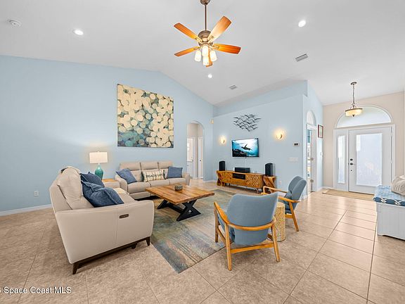 4th image of 360 Treasure Lagoon Ln