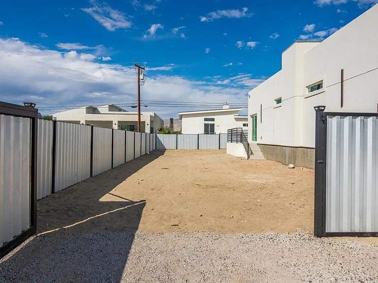 67670 Buckboard Ln — Photo 36