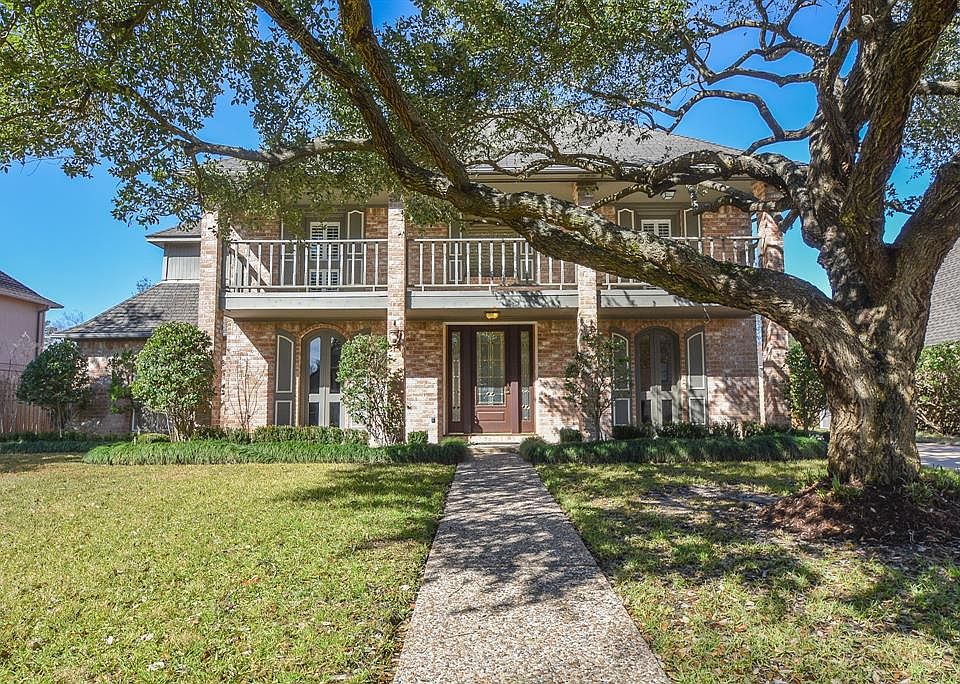 1st image of 20618 Chestnut Hills Dr