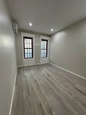 Rented by R New York | media 29