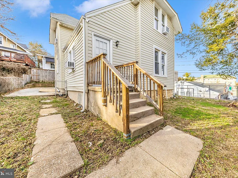 2905 Goodwood Rd — Photo 36