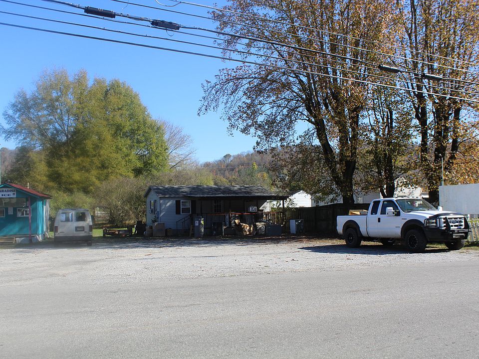 1st image of 1031 E Lake Ave
