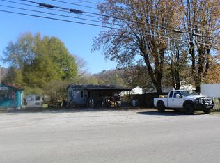 1031 E Lake Ave, Celina, TN 38551