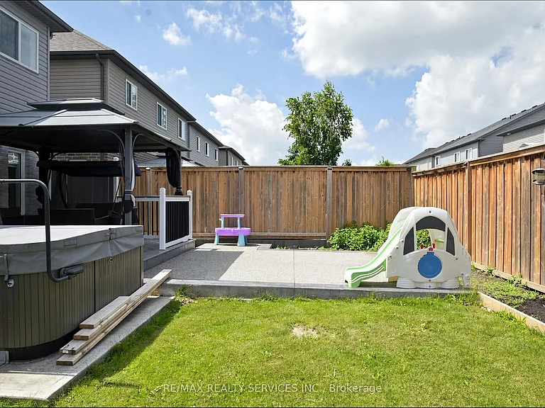 291 Hardcastle Dr — Photo 41