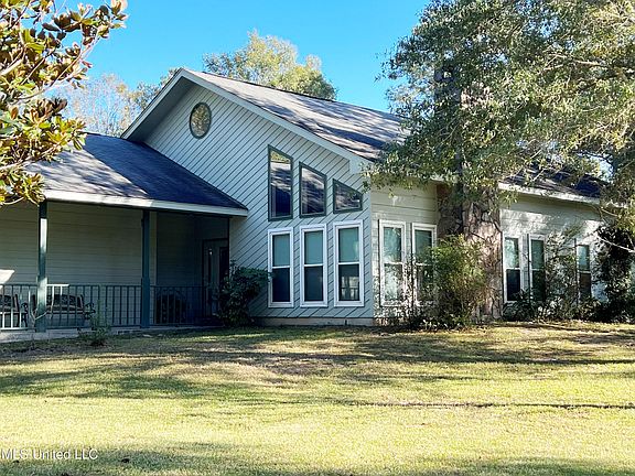 2nd image of 17064 Magnolia Cove Dr