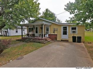 55 5th St, Waynesville, NC 28786