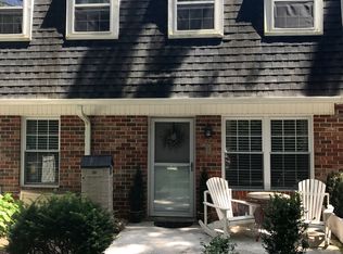 100 W Montgomery Ave APT 11, Ardmore, PA 19003