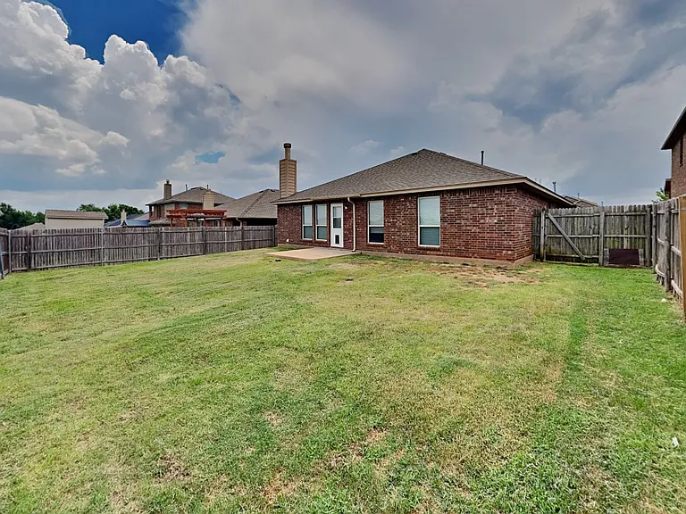 11305 NW 94th St — Photo 21