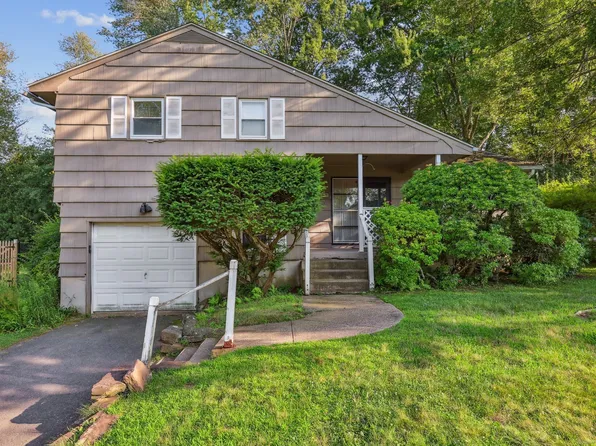 25 Hilldale Road, West Hartford, CT 06117