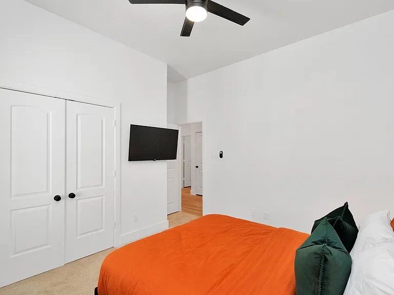 5308 Denmark St — Photo 30