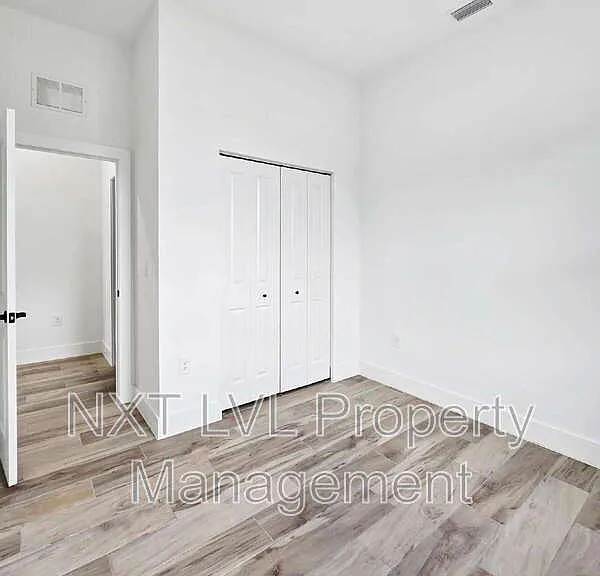 4113 Kismet Pkwy W — Photo 16