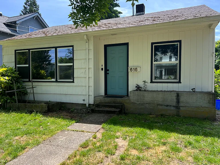 616 5th Ave SE — Photo 3