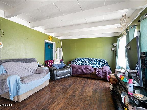4th image of 822 Laguna Ave