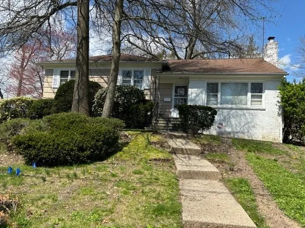 72 Stanton Circle, New Rochelle, NY 10804