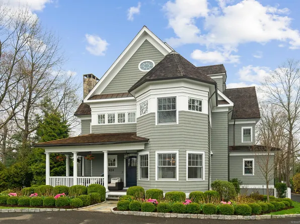 424 South Avenue, New Canaan, CT 06840