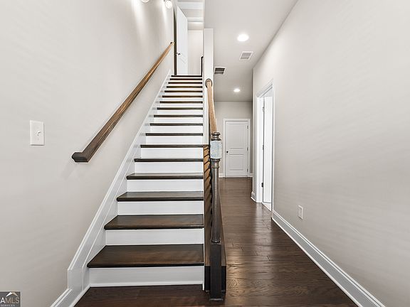 3rd image of 2423 Figaro Dr