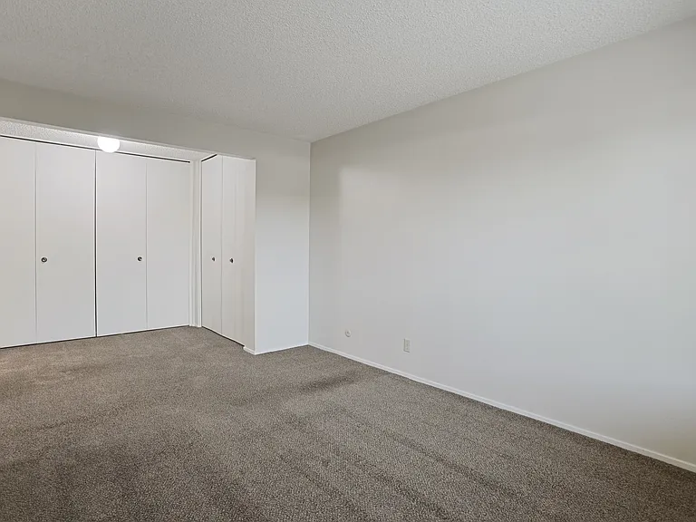Avenue West Apartments — Photo 11