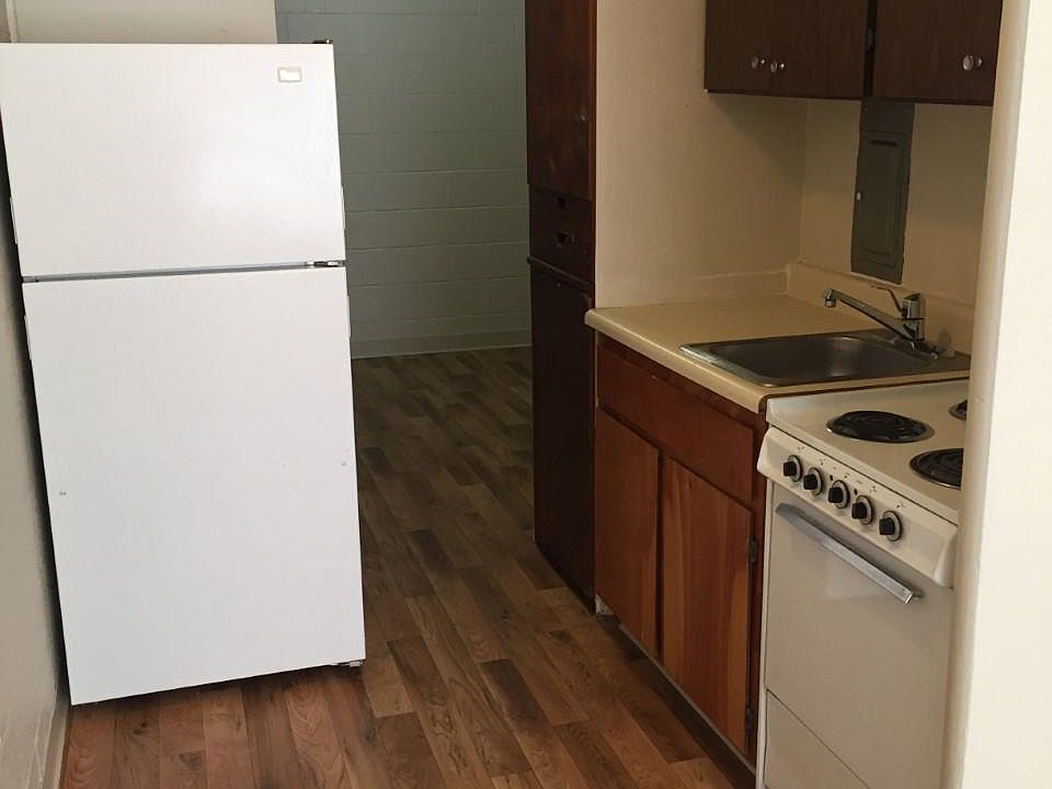 1st image of 1120 NE 43rd St APT 107