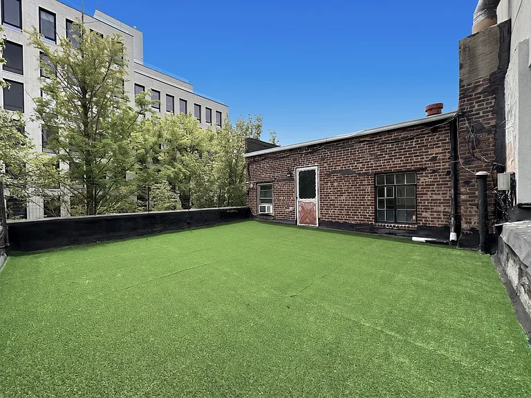 1044 Manhattan Ave #3R — Photo 7