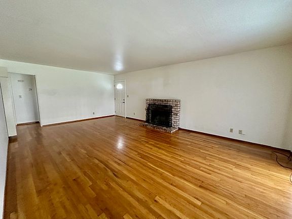 2nd image of 1311 Klamath Dr
