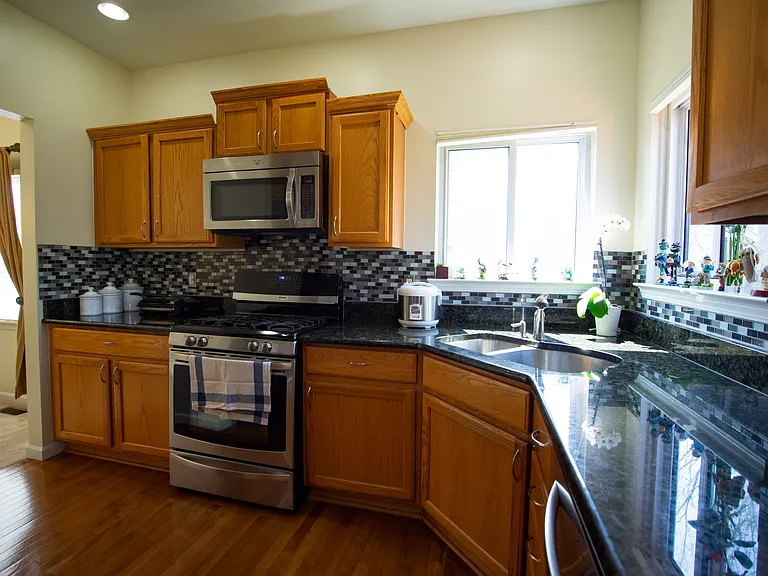 366 Sedgewood Ln — Photo 7