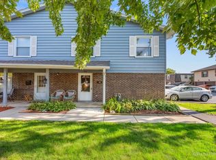 764 Gloucester Dr #764, Elk Grove Village, IL 60007