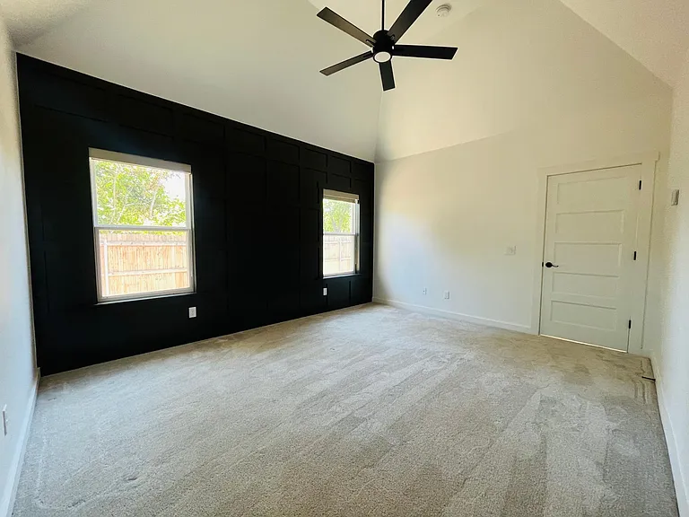 4108 N Indiana Ave — Photo 10