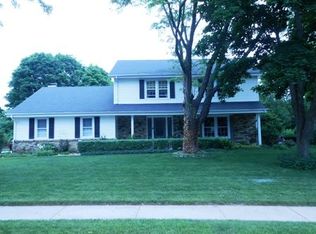 809 Old Tower Rd, Oconomowoc, WI 53066