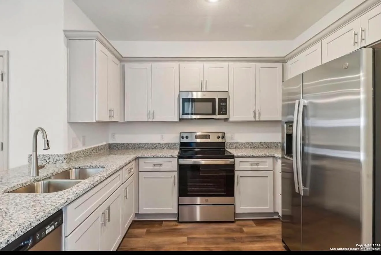 3 bed, 2.5 bath, 1505 sqft, $1,750 — Photo 3