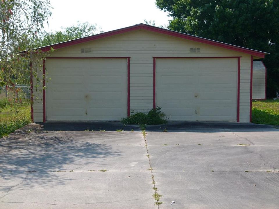 1st image of 1366 Lake Dr