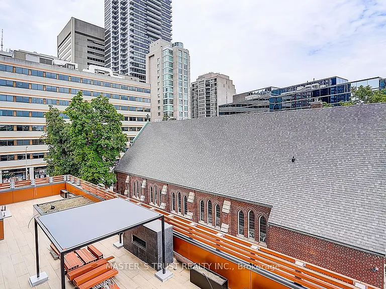 609 Sherbourne St #305 — Photo 20