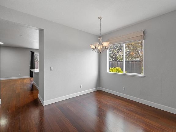 5th image of 600 Silver Star Court