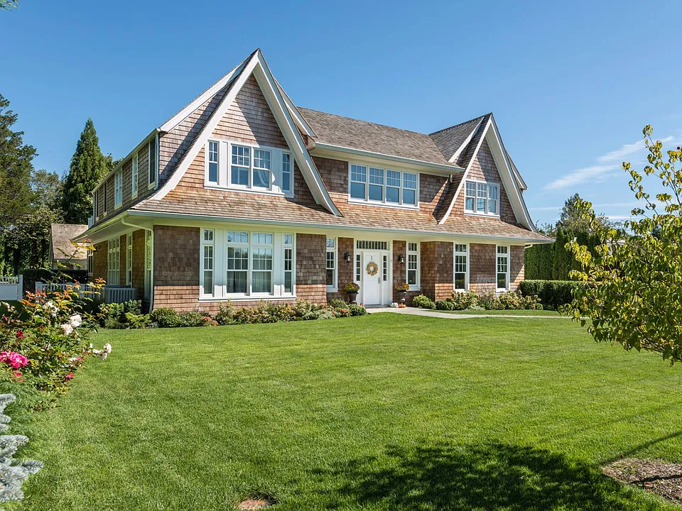 35 Huntington Ln