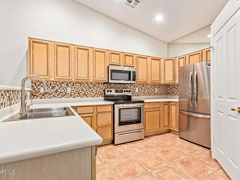 2809 E Janice Way — Photo 7