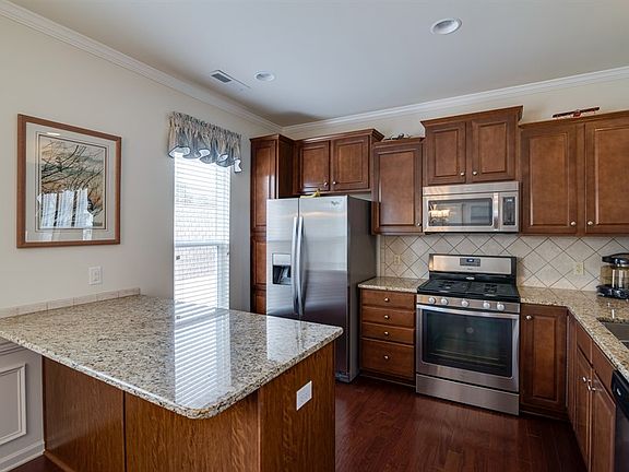 5th image of 5032 Thistle Ln
