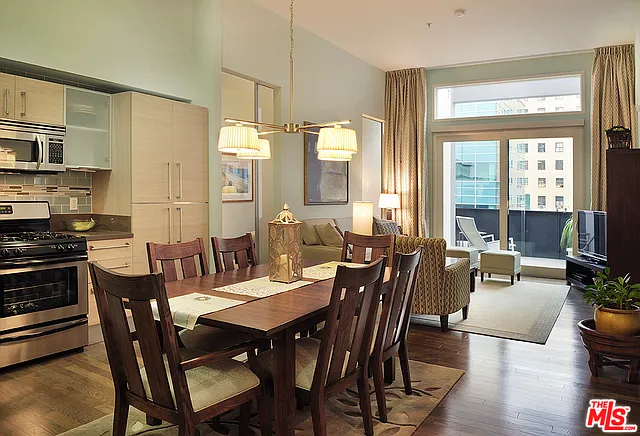 2 bed, 1140 sqft, $3,400 — Photo 1