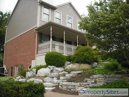 5th image of 832 Orville Way