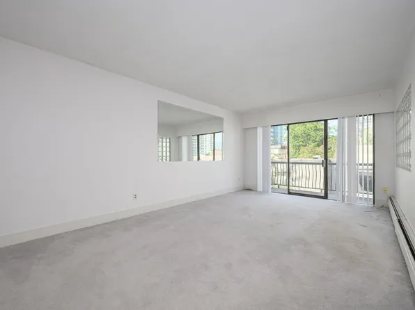214 E 15th St #302, North Vancouver, BC V7L 2R3