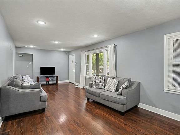 5th image of 2825 N 76th St