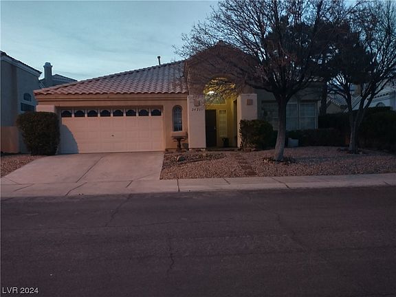 2nd image of 2421 Shady Vista Dr
