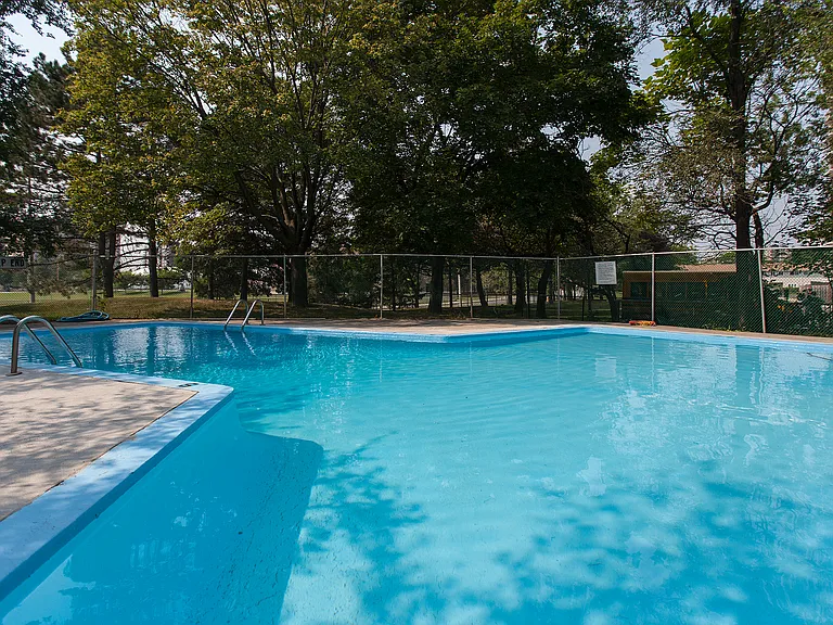 30 Godstone Rd — Photo 5